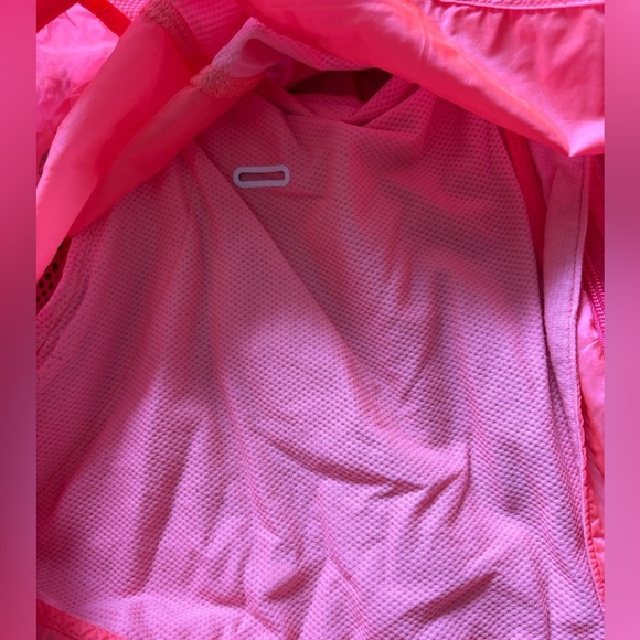 Lululemon Run: Wild Jacket - Picture 9 of 11